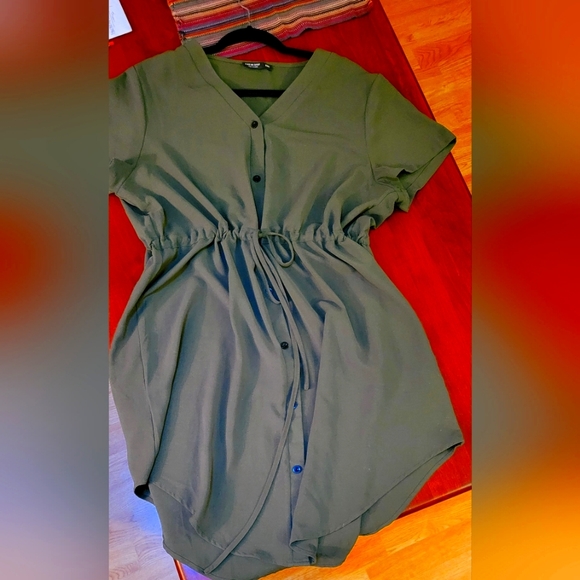 SHEIN Dresses & Skirts - V-neck drawstring, button front shirt dress